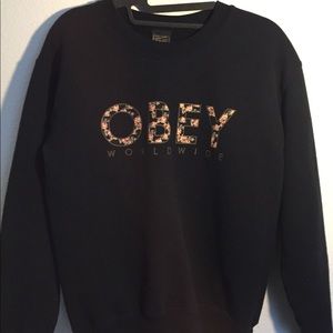 Black obey crew neck